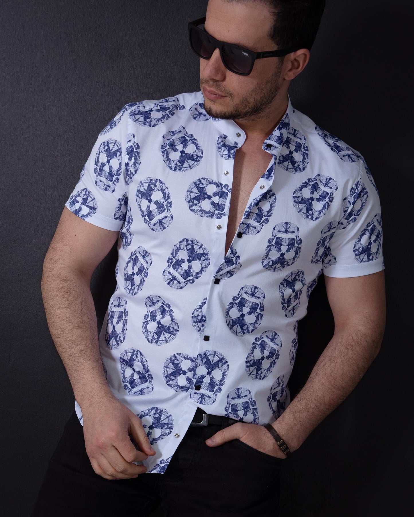 Біла літня рубашка на кнопках з модним принтом S M L XL XXL 01-164-821